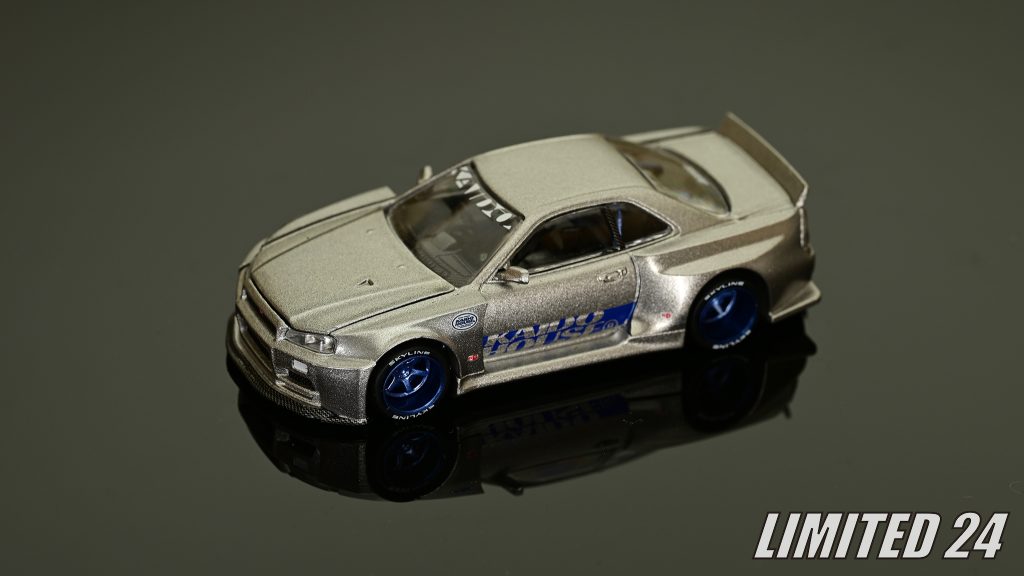 MINI GT X KAIDO HOUSE Nissan Skyline GT-R R34 Kaido Shinjuku V2 | 1:64 | #KHMG158