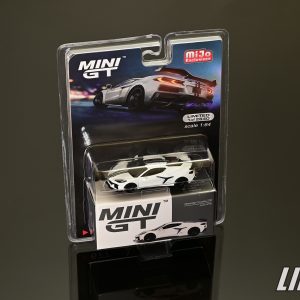 極致模型 1/64  Chevrolet Corvette Z06 2023  Arctic White, Blister#MGT00677-MJ